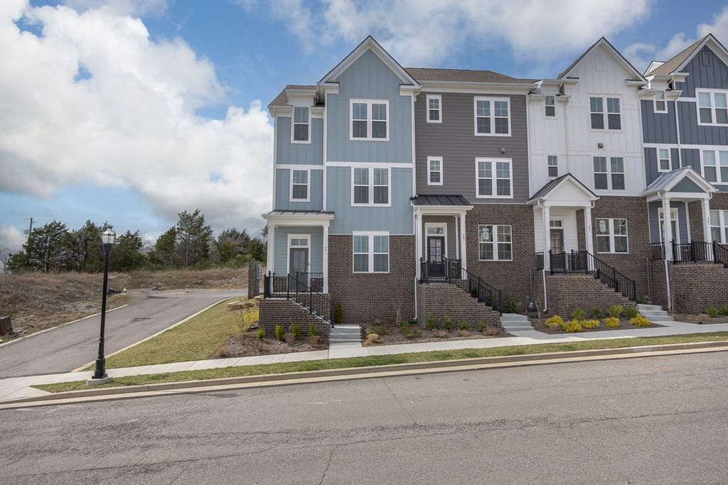 231 Ben Hill Dr, Antioch, TN 37013