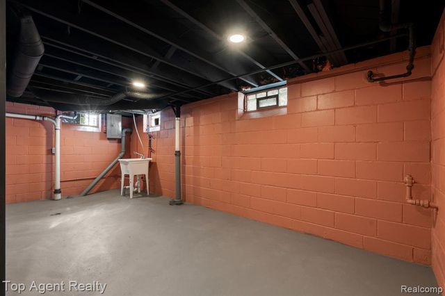16124 Fielding Street, Detroit, MI 48219