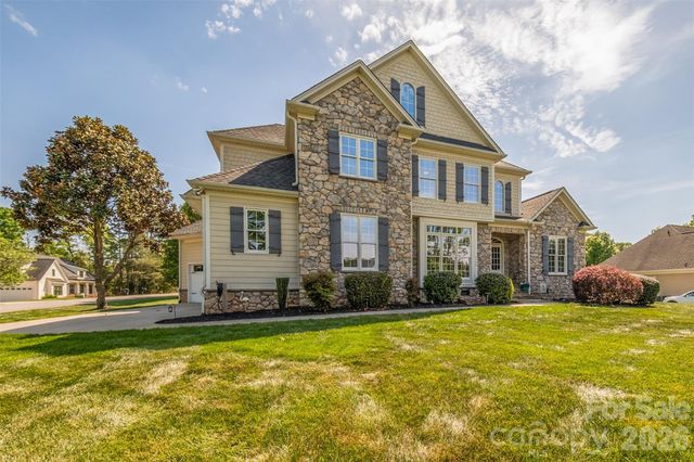 2509 Stoneview Court, Denver, NC 28037