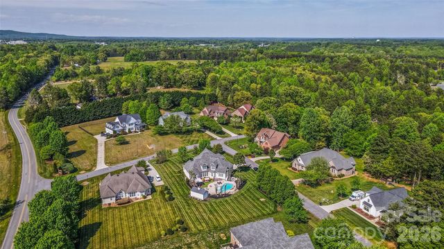 2509 Stoneview Court, Denver, NC 28037