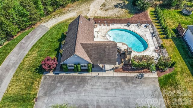 2509 Stoneview Court, Denver, NC 28037