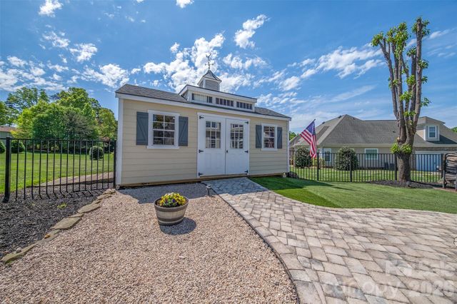 2509 Stoneview Court, Denver, NC 28037