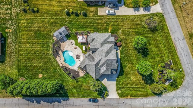 2509 Stoneview Court, Denver, NC 28037