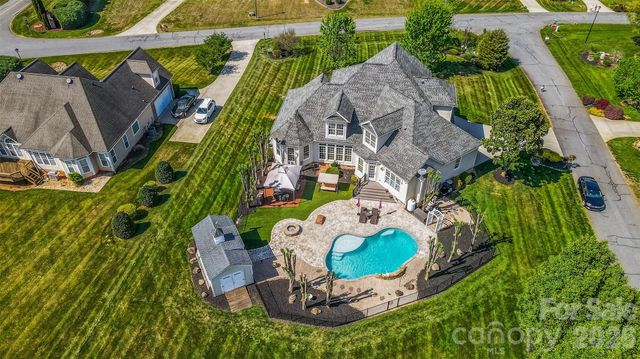 2509 Stoneview Court, Denver, NC 28037