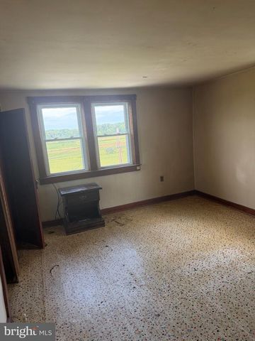 1311 KRAMER MILL RD, Denver, PA 17517