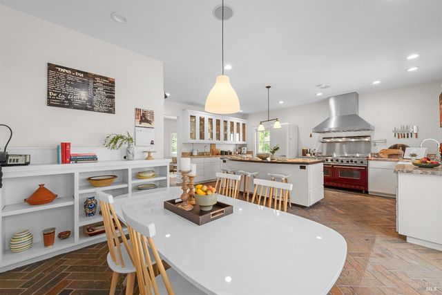 405 Cold Springs Rd, Angwin, CA 94508