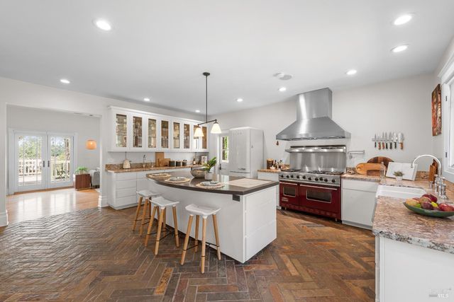 405 Cold Springs Rd, Angwin, CA 94508