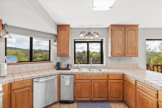 8581 Siegel St, Valley Springs, CA 95252