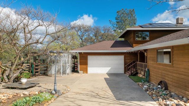 8581 Siegel St, Valley Springs, CA 95252