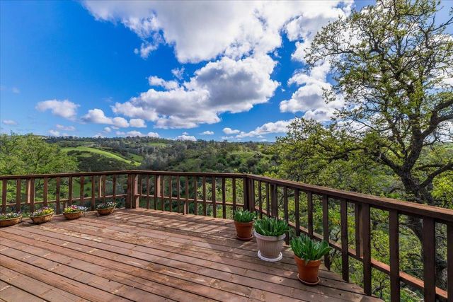 8581 Siegel St, Valley Springs, CA 95252