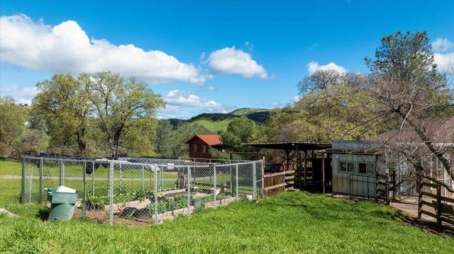 8581 Siegel St, Valley Springs, CA 95252