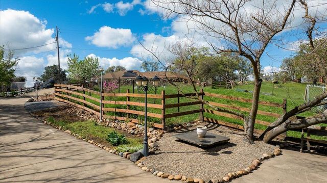 8581 Siegel St, Valley Springs, CA 95252