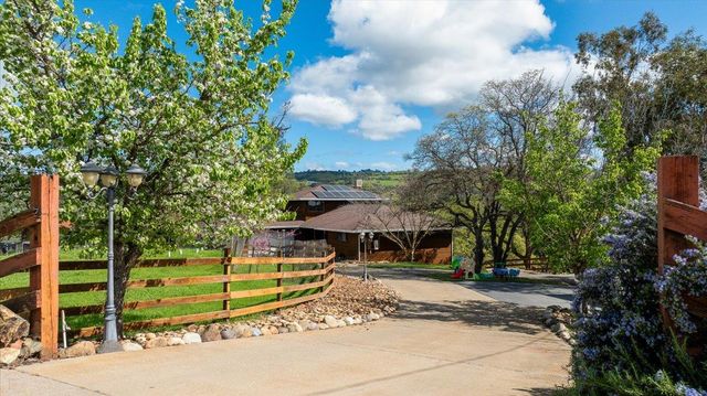 8581 Siegel St, Valley Springs, CA 95252