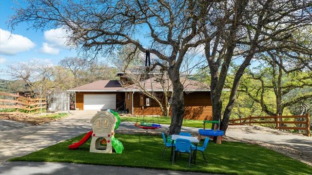 8581 Siegel St, Valley Springs, CA 95252