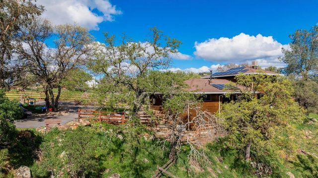 8581 Siegel St, Valley Springs, CA 95252