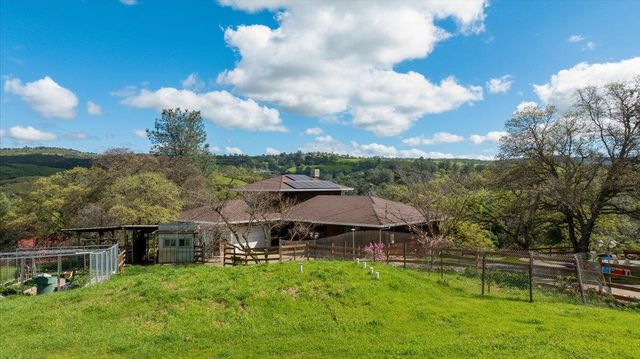 8581 Siegel St, Valley Springs, CA 95252