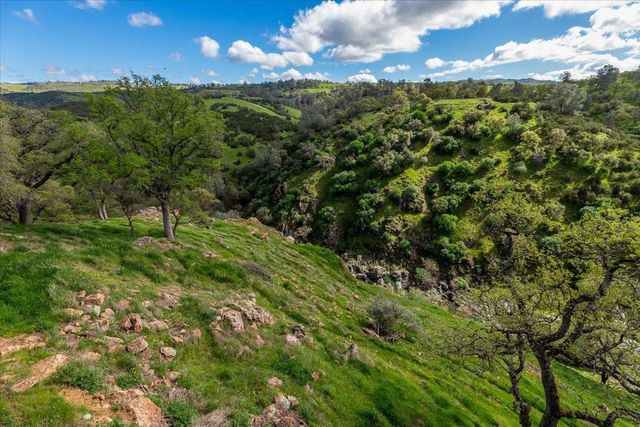 8581 Siegel St, Valley Springs, CA 95252