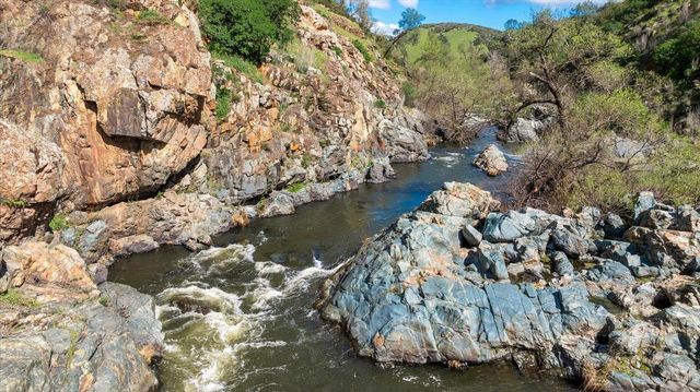 8581 Siegel St, Valley Springs, CA 95252