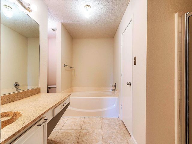 809 Birkhill Trail, Arlington, TX 76001