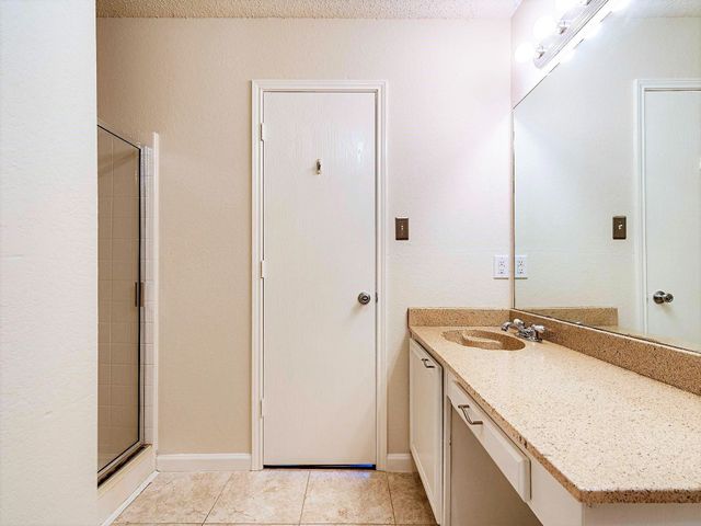 809 Birkhill Trail, Arlington, TX 76001