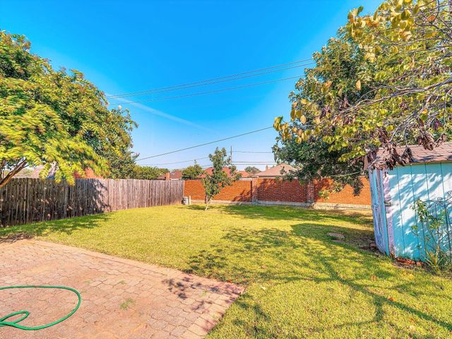809 Birkhill Trail, Arlington, TX 76001