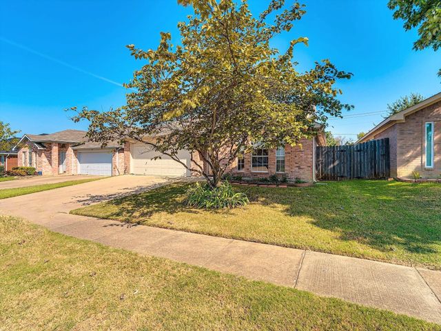 809 Birkhill Trail, Arlington, TX 76001