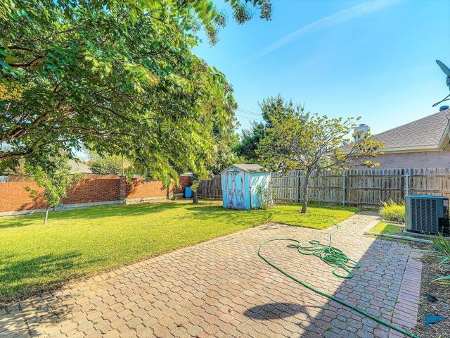 809 Birkhill Trail, Arlington, TX 76001