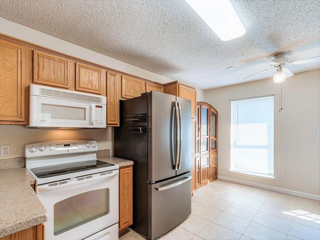 809 Birkhill Trail, Arlington, TX 76001