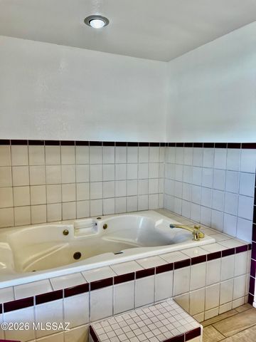 2922 W Ironwood Hill Drive, Tucson, AZ 85745