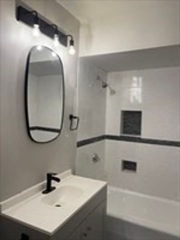 112 Rodney St 1, Worcester, MA 01605