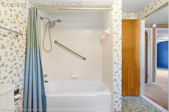 1010 Nottingham Road, Grosse Pointe Park, MI 48230