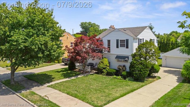 1010 Nottingham Road, Grosse Pointe Park, MI 48230