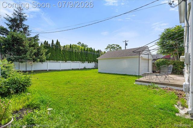 1010 Nottingham Road, Grosse Pointe Park, MI 48230
