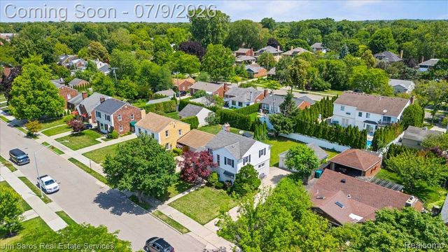 1010 Nottingham Road, Grosse Pointe Park, MI 48230