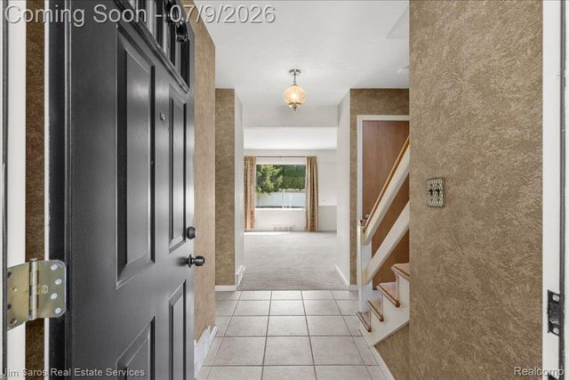 1010 Nottingham Road, Grosse Pointe Park, MI 48230