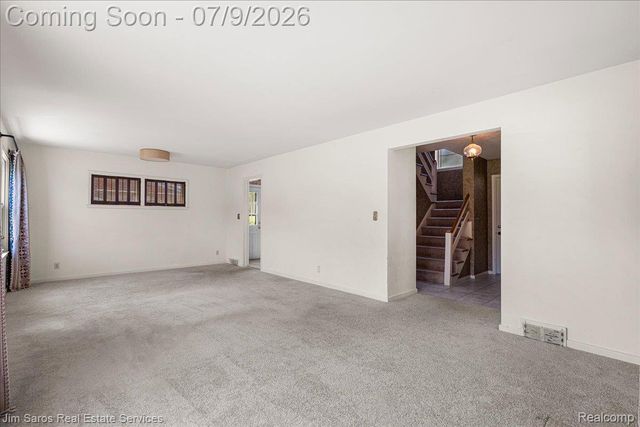 1010 Nottingham Road, Grosse Pointe Park, MI 48230