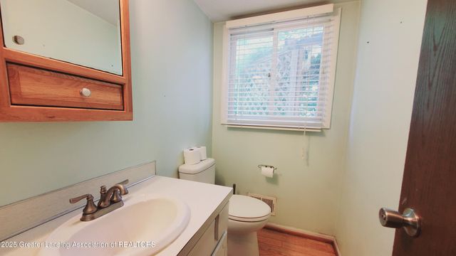 3116 Colchester Road, Lansing, MI 48906