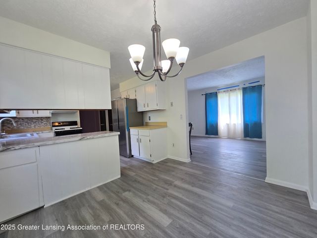 3116 Colchester Road, Lansing, MI 48906