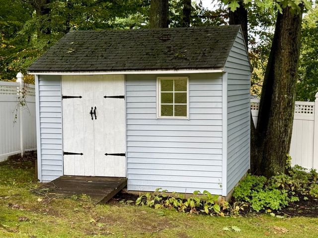 66 Debbie Dr, Leominster, MA 01453