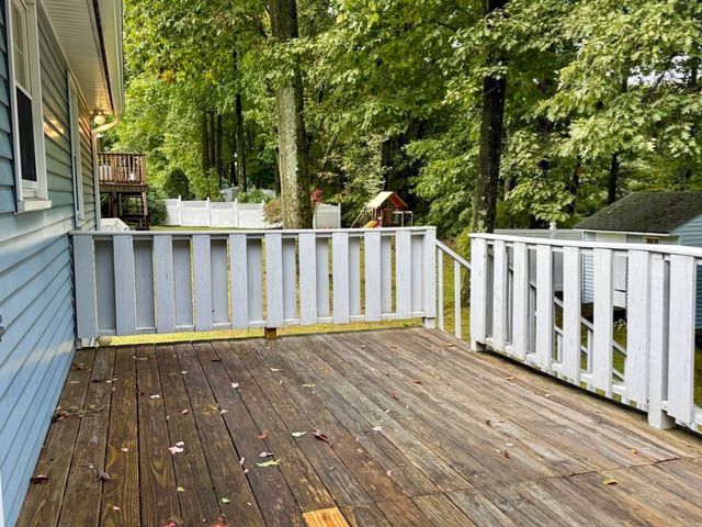 66 Debbie Dr, Leominster, MA 01453
