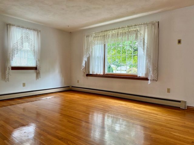 66 Debbie Dr, Leominster, MA 01453