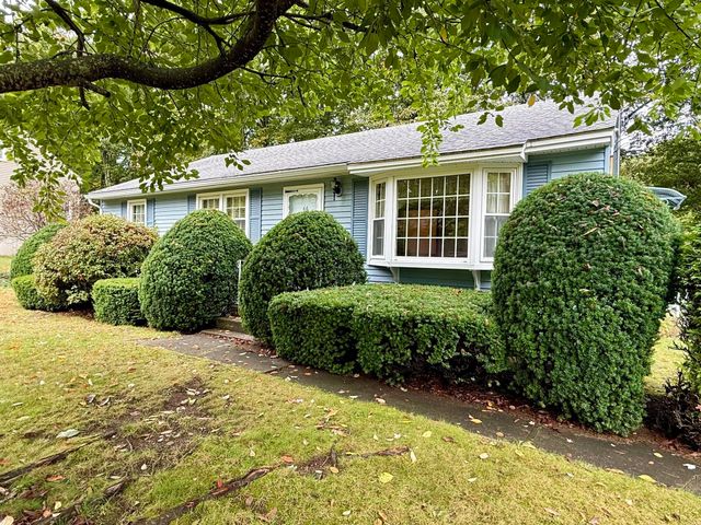 66 Debbie Dr, Leominster, MA 01453