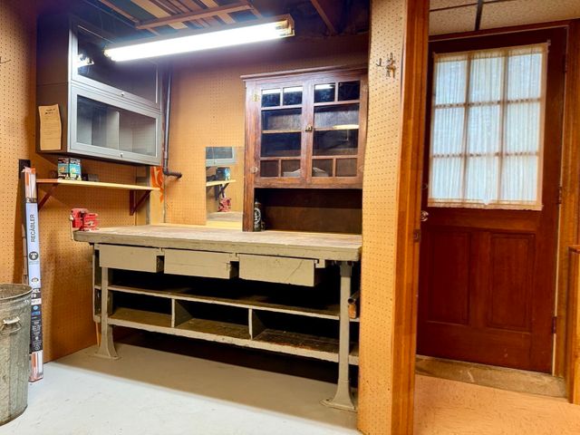 66 Debbie Dr, Leominster, MA 01453
