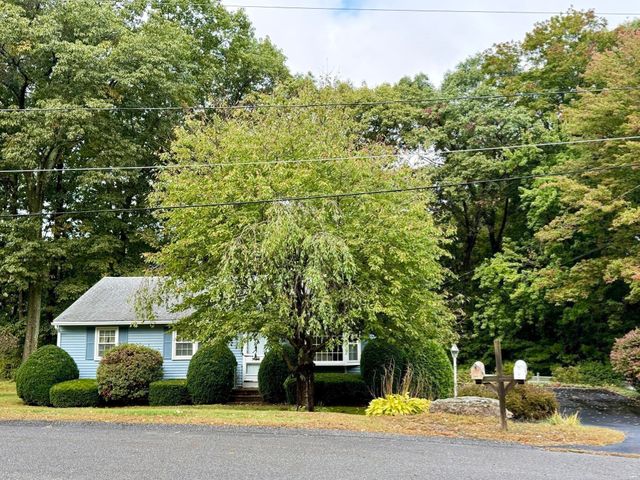 66 Debbie Dr, Leominster, MA 01453