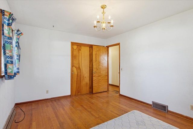 242 W Burbank Avenue, Janesville, WI 53546