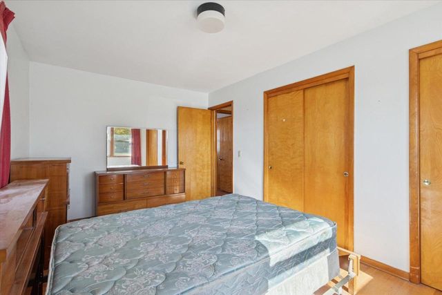 242 W Burbank Avenue, Janesville, WI 53546