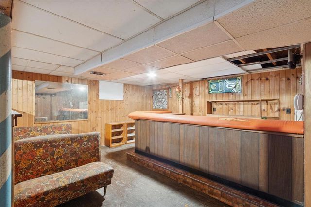 242 W Burbank Avenue, Janesville, WI 53546