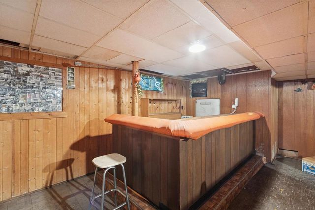 242 W Burbank Avenue, Janesville, WI 53546