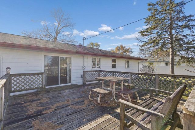 242 W Burbank Avenue, Janesville, WI 53546