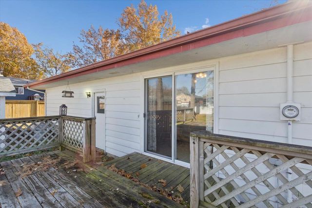 242 W Burbank Avenue, Janesville, WI 53546